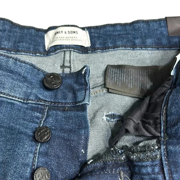 30” X 32” ONLY & SONS Regular denim blue jeans . Button fly .Embellished buttons - Picture 5 of 10